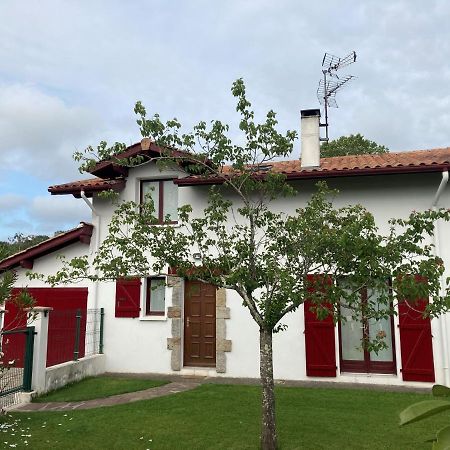 Maison Lore Mendi Elbarron Saint-Pée-sur-Nivelle Exterior photo