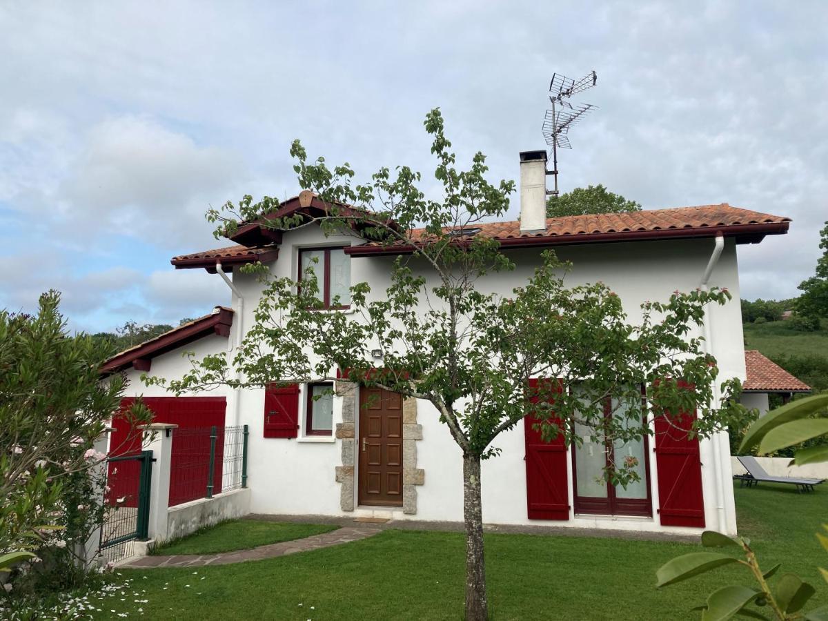 Maison Lore Mendi Elbarron Saint-Pée-sur-Nivelle Exterior photo