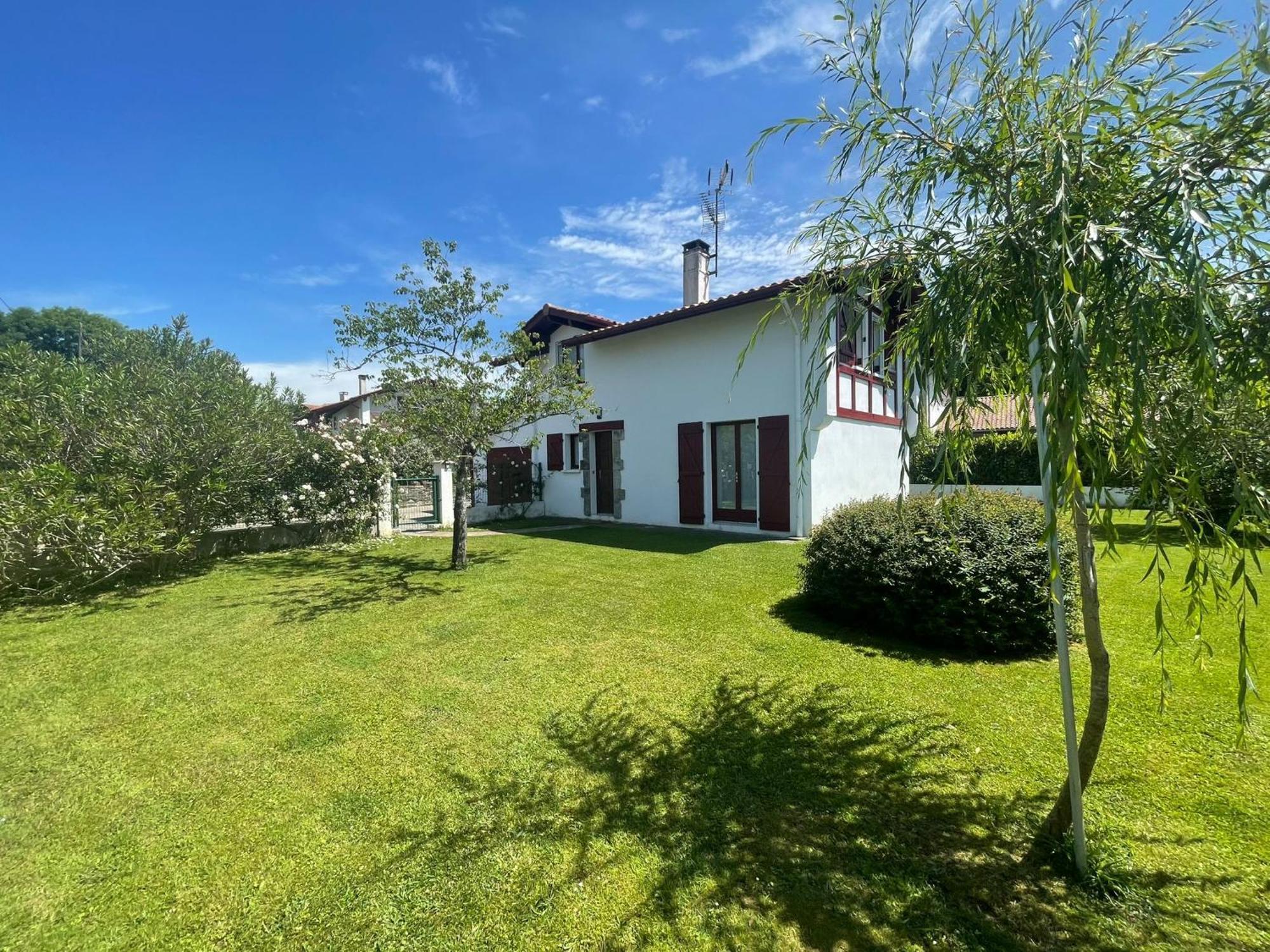 Maison Lore Mendi Elbarron Saint-Pée-sur-Nivelle Exterior photo